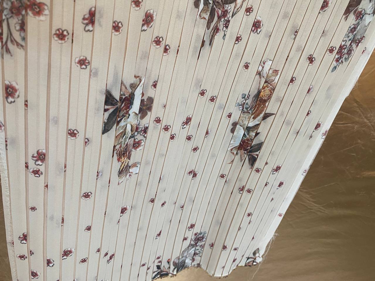 Minik Çiçekli Plise Kumaş